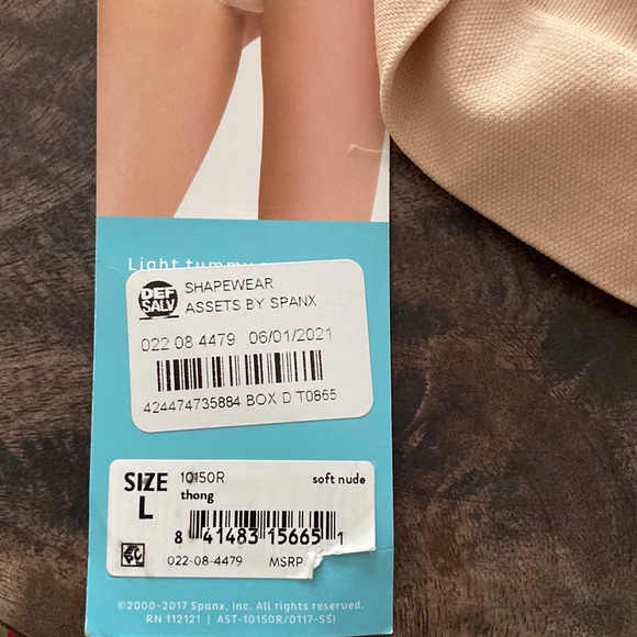 Assets Women's All Around Smoothers Thong - Beige size large light tummy smooth - Picture 5 of 8